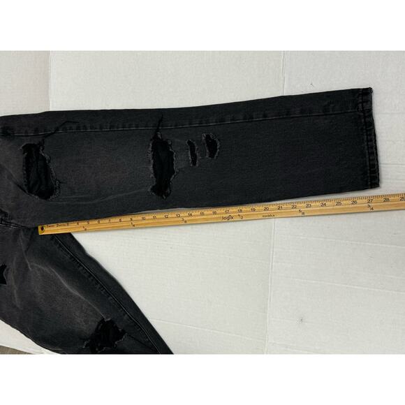 Forever 21 Women's Straight Leg Jeans Size 27 Black Distressed - Picture 3 of 8